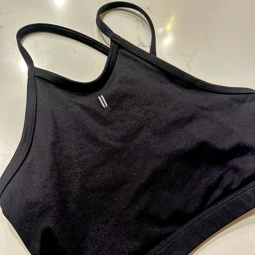 NOBULL High Neck Sports Bra Medium
